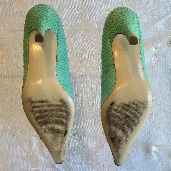 Paolo Linea Embossed Snake Skin Pumps - Picture 6 of 6